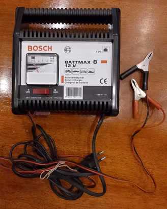 Caricatore batteria per auto 12V