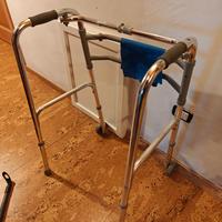 Deambulatore pieghevole regolabile