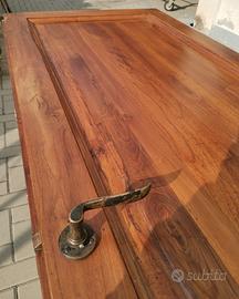 Porta in legno massello (noce)