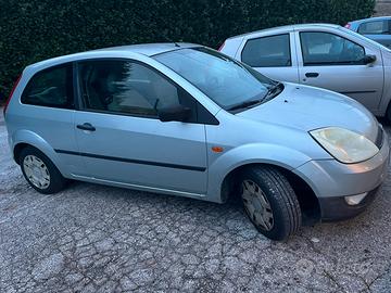 Ford fiesta 1.2 benzina neo patentati