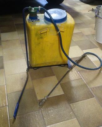 pompa a spalla per giardino