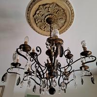 Lampadario in bronzo con gocce di cristallo