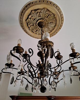 Lampadario in bronzo con gocce di cristallo