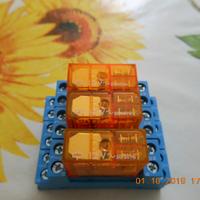 Relè Finder 40.52 bobina 12V Ac con zoccolo
