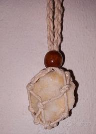 collana in corda con quarzo