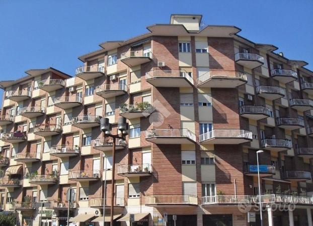 4 LOCALI A AVELLINO