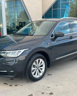 Volkswagen Tiguan 2.0 TDI 150 CV DSG Life - possib