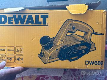 Pialla elettrica DeWalt DW680 600W