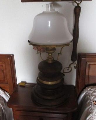 Grande lampada da tavolino in legno