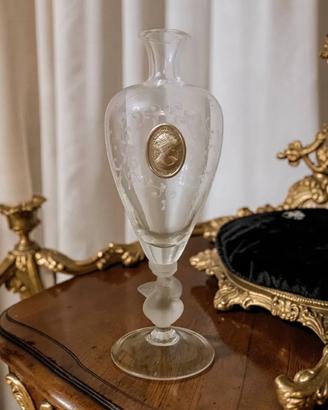 vaso simil lalique con cammeo in argento