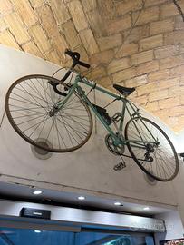 Bianchi da corsa anni '70 restaurata celeste