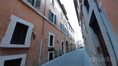 Appartamento di 130 m² con 5 locali a Foligno