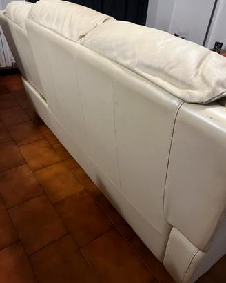 divano piu’ stufa a pellet