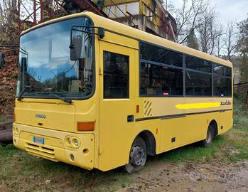 SCUOLABUS CACCIAMALI