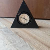 Orologia vintage triangolare