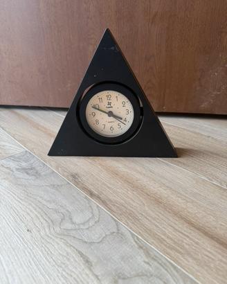 Orologia vintage triangolare