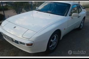 Porsche 944s