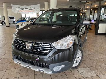 Vettura pari al nuovo. Per  info 0322912381