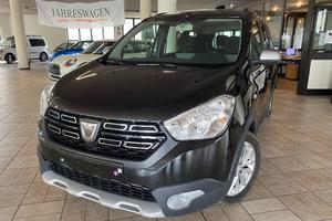Vettura pari al nuovo. Per  info 0322912381