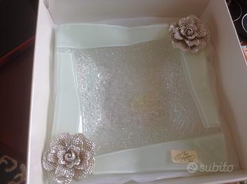 Vassoio Decorativo in Vetro con Rose Argentate