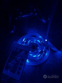 Striscia LED RGB 4m USB con telecomando multicolor
