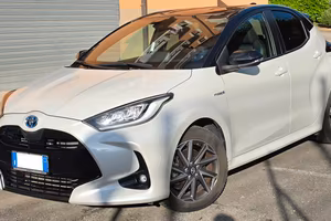 Toyota Yaris Hybrid Style,  29.500 km