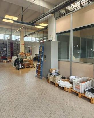 Immobile di 340 m² a Oleggio