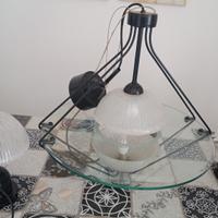 lampadario  e  lampada da tavolo