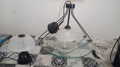 lampadario  e  lampada da tavolo