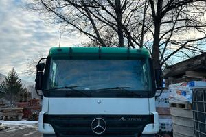 Mercedes Actros scarrabile