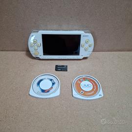 Psp 1004 con caricabatteria e giochi