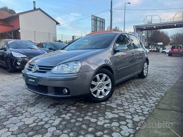 Volkswagen Golf ADATTA A NEOPATENTATI 1.6 16V FSI 