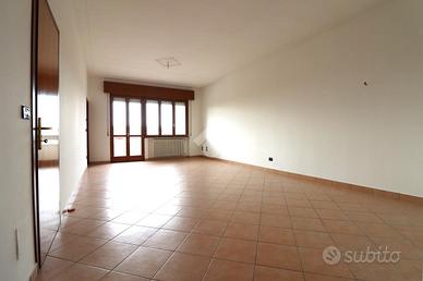 4 LOCALI A PORTO MANTOVANO