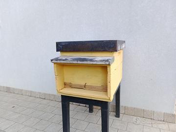 Arnia da 9 favi, pronta all' uso