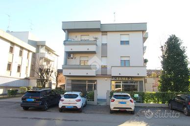 3 LOCALI A BAGNOLO IN PIANO