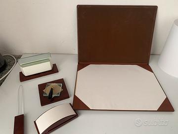 Set scrivania vetro e pelle marocchino anni 70