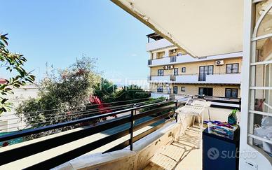 quadrilocale 2 bagni con terrazzo vista mare e Gar