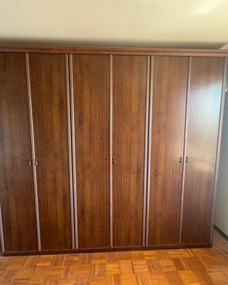 armadio in legno