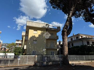 2 LOCALI A TERRACINA