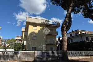 2 LOCALI A TERRACINA