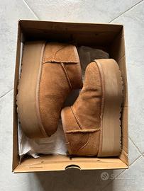 Stivale UGG Classic Ultra Mini Platform marrone 37