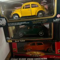 Modellini auto Volkswagen e Mercedes