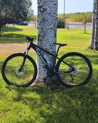Mountain bike 29" praticamente nuova