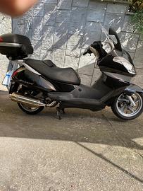 Aprilia Atlantic Sprint 400 - Bauletto Givi V46
