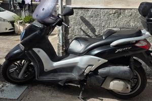 x city 250 con targa polacca