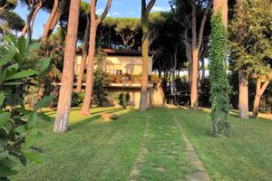 Villa di 350 m² con più di 5 locali a Pisa