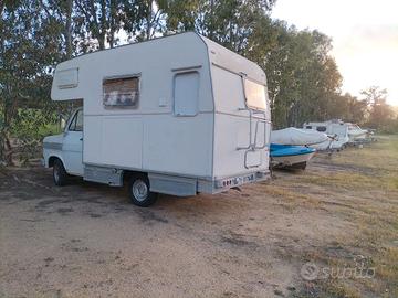  Camper Ford Roller 1983 ristrutturato