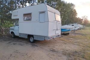  Camper Ford Roller 1983 ristrutturato