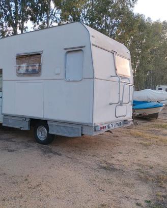  Camper Ford Roller 1983 ristrutturato