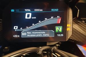 BMW M1000XR comperition